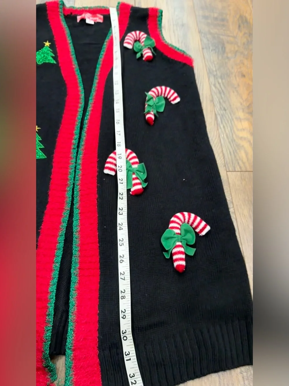 33 Degrees christmas embroidered